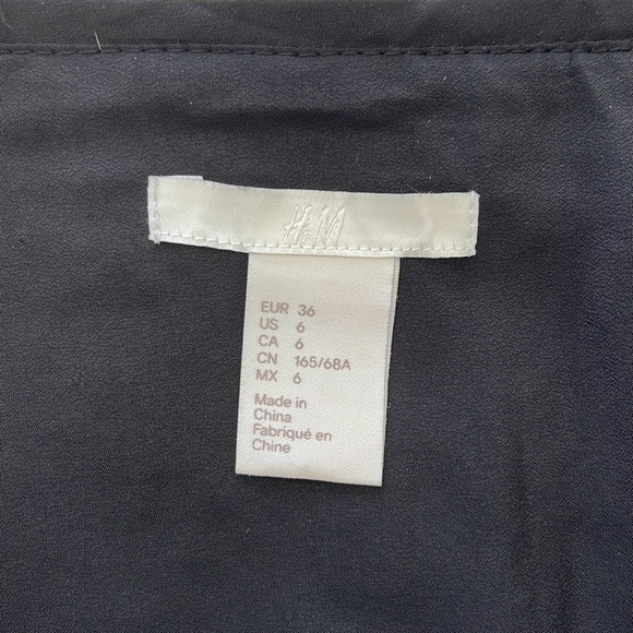 Blue sequined skirt with box pattern - Picture 3 of 3